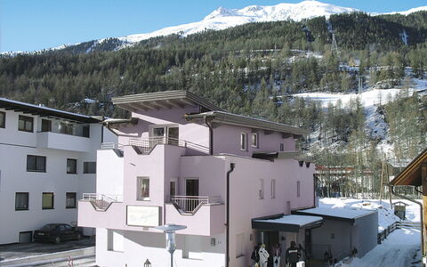 Sölden 730: Cielo, Montaña, Edificio, Ventana, Nieve, Casa, Pendiente, Árbol, Paisaje, Accidentes Geográficos Montañosas