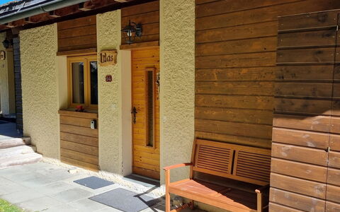 Thyon-Les Collons 626: Edificio, Madera, Sombra, Puerta, Banco Al Aire Libre, Ladrillo, Ventana, Enladrillado, Cabaña, Vía Muerta