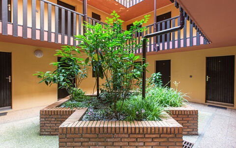 Capbreton 900: Agua, Mesa, Cielo, Nube, Mueble, Planta, Propiedad, Silla, Azur, Mesa Al Aire Libre