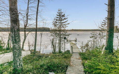 Pirttiniemi: Balcón, Departamento, Sombra, Vaso, Condominio, Pretil, Porche, La Luz Del Día, Cubierta, Mueble Para Exteriores