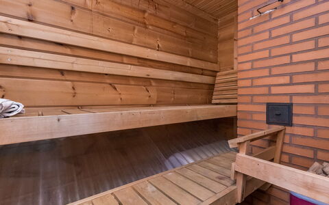 Pirttiniemi: Mueble, Silla, Mueble Para Exteriores, Mesa, Madera, Mesa Al Aire Libre, Cocina Y Comedor Mesa, Sombra, Jardín, Paraguas