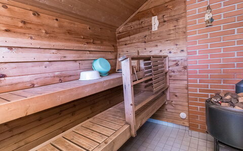 Pirttiniemi: Mueble, Silla, Mueble Para Exteriores, Mesa, Madera, Mesa Al Aire Libre, Cocina Y Comedor Mesa, Sombra, Jardín, Paraguas