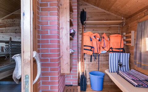 Pirttiniemi: Mueble, Silla, Mueble Para Exteriores, Mesa, Madera, Mesa Al Aire Libre, Cocina Y Comedor Mesa, Sombra, Jardín, Paraguas