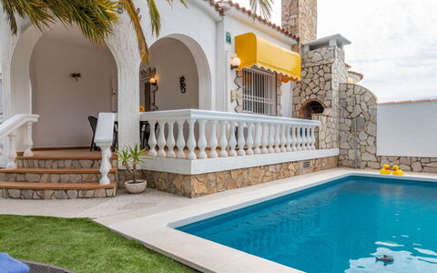 Green House: Propiedad, Edificio, Casa, Piscina, Bienes Raíces, Casa, Villa, Inmuebles, Vacaciones, Recurso