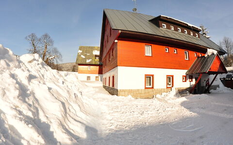 Ostružná: Cielo, Edificio, Nieve, Ventana, Árbol, Pendiente, Casa, Congelación, Cabaña, Paisaje