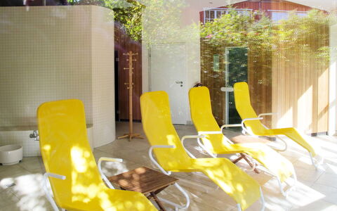 Am Haferland: Mueble, Propiedad, Silla, Comodidad, Planta, Mueble Para Exteriores, Diseño De Interiores, Madera, Brazo, Piso