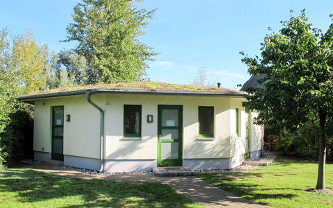 Am Haferland: Cielo, Planta, Edificio, Ventana, Árbol, Casa, Puerta, El Terreno Del Lote, Sombra