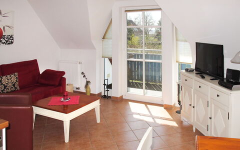 Am Haferland: Habitación, Propiedad, Mueble, Suelo, Diseño De Interiores, Edificio, Casa, Sala, Suelos De Madera, Mesa
