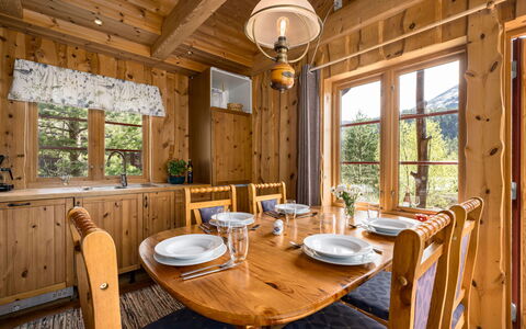 Lona: Madera, Diseño De Interiores, Techo, Mueble, Comedor, Piso, Habitación, Suelo, Madera Dura, Manchas De Madera