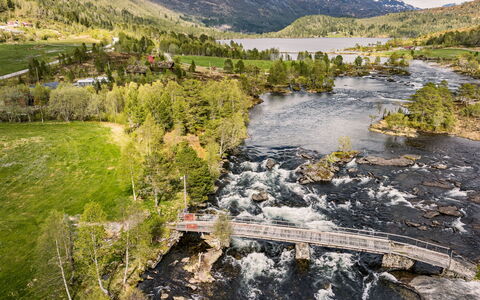 Lona: Agua, Los Recursos Hídricos, Cuerpo De Agua, Accidentes Geográficos Montañosas, Naturaleza, Puente, Corriente De Agua, Corriente, Montaña, Paisaje Natural