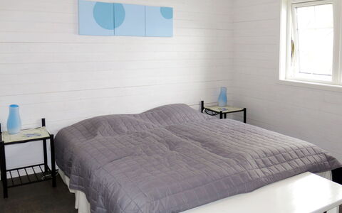 Naustet: Propiedad, Edificio, Comodidad, Verde, Azul, Ventana, Azur, Madera, Diseño De Interiores, Textil