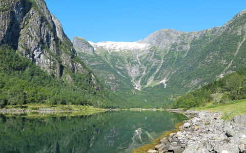 Naustvollen: Agua, Cielo, Montaña, Los Recursos Hídricos, Paisaje Natural, Planta, Tierras Altas, Corriente De Agua, Lago