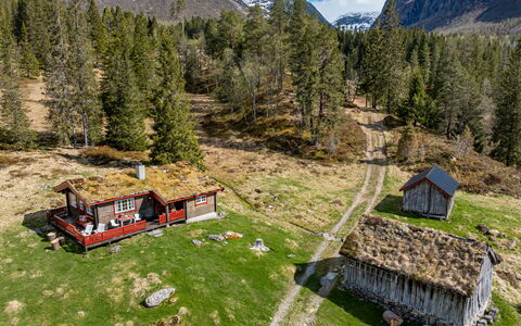 Fjellbris: Hierba, Accidentes Geográficos Montañosas, Casa, Paisaje Natural, Pradera, Tierras Altas, Montaña, Cabaña, Paisaje, \Choza
