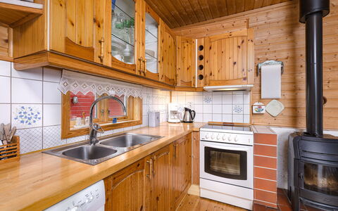 Jambueggi: Cocina, Madera, Diseño De Interiores, Gabinetes, Mostrador, Techo, Piso, Electrodoméstico, Aparato De Cocina, Casa