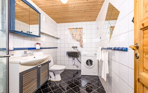 Krokeggi: Arreglo De Tubería, Piso, Suelo, Diseño De Interiores, Plomería, Lavabo, Techo, Grifo, Baño, Loseta