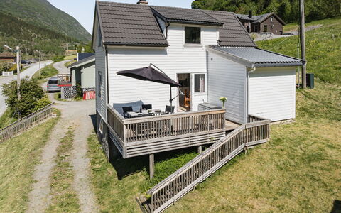 Indresfjord: Casa, Techo, Cabaña, Casa, Área Rural, Vía Muerta, Porche, Pendiente, Pueblo, Inmuebles
