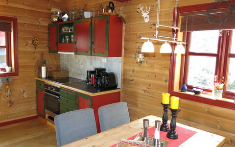 Troll: Mesa, Mueble, Propiedad, Ventana, Gabinetes, Madera, Diseño De Interiores, Encendiendo, Silla, Cocina