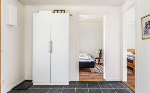 Gaslunda: Madera, Puerta, Marco, Diseño De Interiores, Piso, Edificio, Suelo, Madera Dura