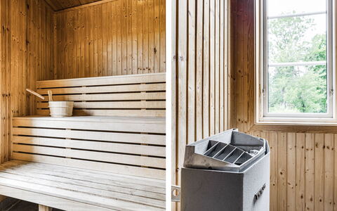 Klinten Totebo: Ventana, Madera, Rectángulo, Diseño De Interiores, Piso, Suelo, Manchas De Madera, Madera Dura, Edificio, Gas