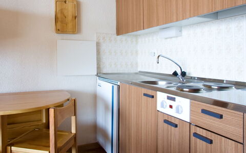 Thyon-Les Collons 644: Fregadero, Gabinetes, Lavabo, Propiedad, Edificio, Grifo, Mostrador, Madera, Diseño De Interiores, Encendiendo