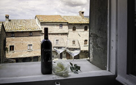 Casa Caterina: Botella, Ventana, Botella De Vidrio, Botella De Vino, Pared, By, Arquitectura, Casa, Edificio, Vino