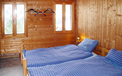 Champery 602: Edificio, Ventana, Propiedad, Mueble, Madera, Comodidad, Casa, Encendiendo, Suelo, Sombra