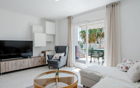 Venecia: Mueble, Diseño De Interiores, Piso, Madera, Suelo, Sofá, Sala, Techo, Habitación, Casa
