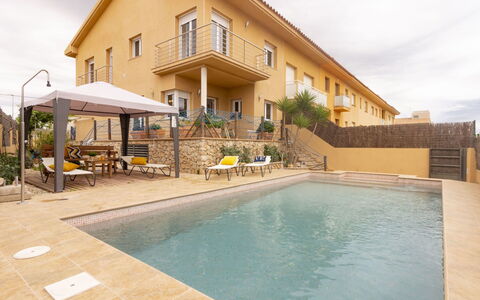 Cap Roig: Propiedad, Piscina, Casa, Casa, Edificio, Bienes Raíces, Barrio Residencial, Inmuebles, Villa, Arquitectura
