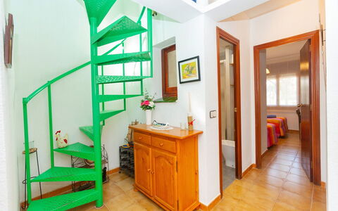 Remedios: Habitación, Propiedad, Edificio, Diseño De Interiores, Casa, Mueble, Cama, Techo, Bienes Raíces, Suelo