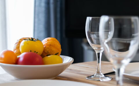 Les Prairies: Comida, Vajilla, Drinkware, Vajilla, Mesa, Stemware, Copa De Vino, Fruta, Plato
