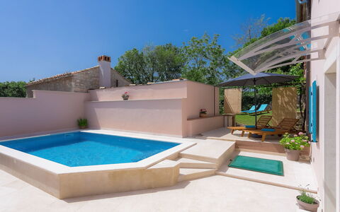 Mala Mare: Propiedad, Piscina, Casa, Bienes Raíces, Edificio, Villa, Casa, Arquitectura, Barrio Residencial, Inmuebles
