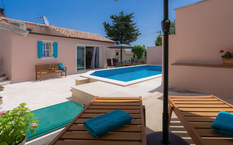 Mala Mare: Propiedad, Edificio, Casa, Piscina, Bienes Raíces, Turquesa, Vacaciones, Habitación, Villa, Departamento