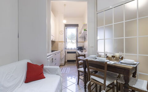 Imperatrice (Srm127): Mueble, Mesa, Edificio, Puerta, Comodidad, Madera, Silla, Arquitectura, Casa, Suelo