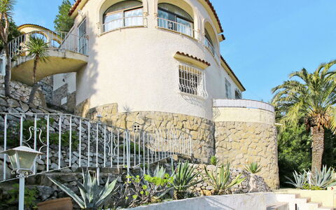 Ebi: Propiedad, Casa, Bienes Raíces, Arquitectura, Edificio, Pared, Barrio Residencial, Casa, Inmuebles, Fachada
