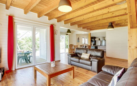 Pen-Guen: Mueble, Mesa, Propiedad, Sofá, Madera, Comodidad, Diseño De Interiores, Sombra, Arquitectura, Suelo