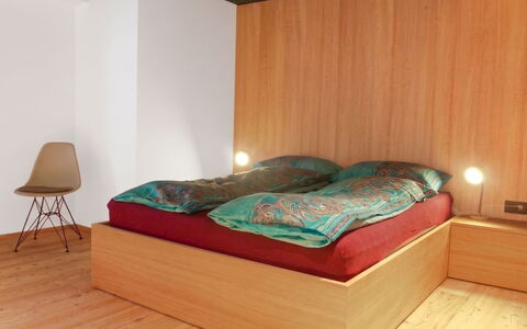 Armina: Madera, Piso, Suelo, Diseño De Interiores, Habitación, Mueble, Suelos De Madera, Habitación, Cama, Manchas De Madera