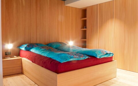 Armina: Pared, Madera, Diseño De Interiores, Habitación, Mueble, Piso, Suelo, Cama, Habitación, Sábana
