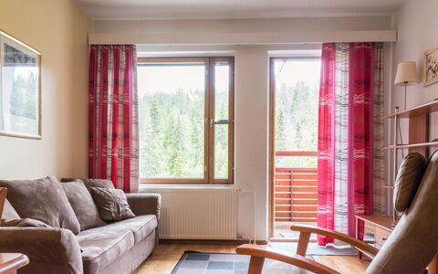 Ylläs Chalets A507: Mueble, Silla, Mueble Para Exteriores, Mesa, Madera, Mesa Al Aire Libre, Cocina Y Comedor Mesa, Sombra, Jardín, Paraguas