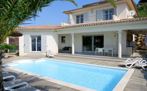 Villa Ottavi: Propiedad, Casa, Edificio, Piscina, Casa, Bienes Raíces, Villa, Inmuebles, Vacaciones, Recurso
