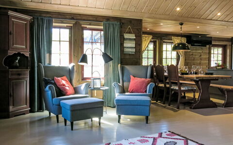 Prestebu: Mueble, Propiedad, Silla, Sofá, Madera, Arquitectura, Diseño De Interiores, Sala, Suelo, Piso