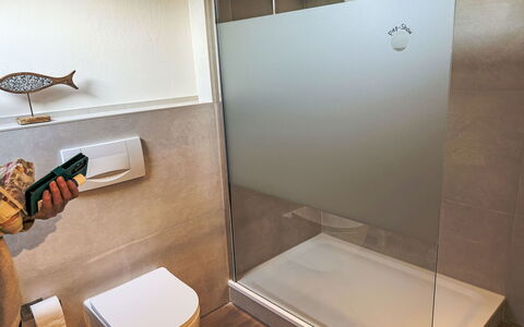Lona: Arreglo De Tubería, Baño, Diseño De Interiores, Piso, Suelo, Plomería, Loseta, Vaso, Habitación, Grifo