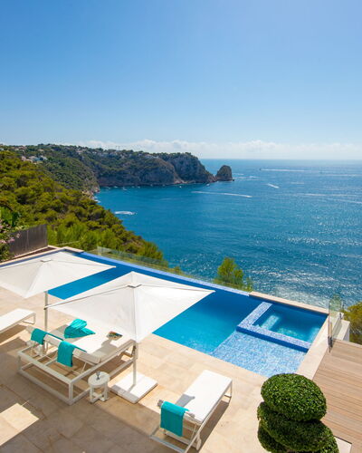 Emma on the Roc: Propiedad, Casa, Edificio, Piscina, Bienes Raíces, Azur, Cielo, Villa, Vacaciones, Departamento