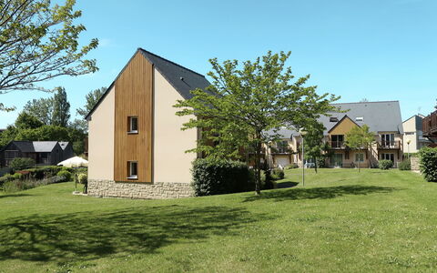 Saint Briac 651: Propiedad, Casa, Casa, Arquitectura, Edificio, Bienes Raíces, Barrio Residencial, Árbol, El Terreno Del Lote, Hierba