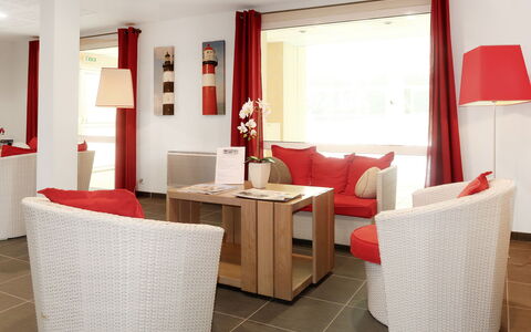 Frehel Cap Frehel 649: Habitación, Propiedad, Diseño De Interiores, Mueble, Rojo, Mesa, Cortina, Suelo, Comedor, Sala