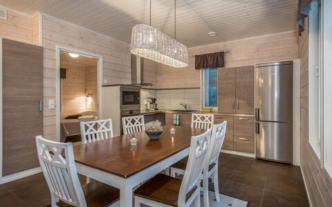 Pertunmaa 603: Mueble, Diseño De Interiores, Piso, Lámpara, Madera, Techo, Suelo, Cocina, Cocina Y Comedor Mesa, Suelos De Madera