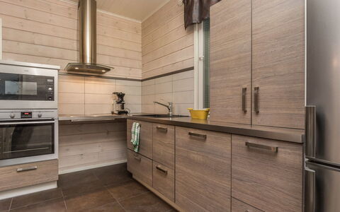 Pertunmaa 603: Gabinetes, Cocina, Mostrador, Piso, Mueble, Madera, Aparato De Cocina, Cajón, Diseño De Interiores, Suelo