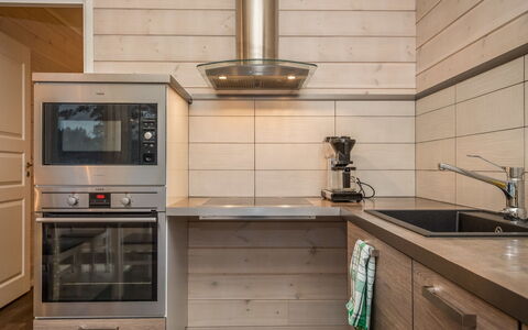 Pertunmaa 603: Piso, Cocina, Gabinetes, Madera, Mostrador, Suelo, Aparato De Cocina, Diseño De Interiores, Mueble, Electrodoméstico