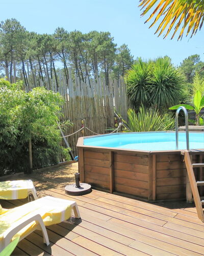 Ti Kaz Doudou: Agua, Planta, Cielo, Planta De La Comunidad, Mueble, Árbol, Mueble Para Exteriores, Paisaje Natural, Piscina, Vegetación