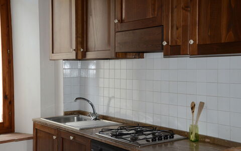 Villa Cincinelli: Mostrador, Cocina, Loseta, Habitación, Propiedad, Gabinetes, Mueble, Suelo, Fregadero, Lavabo