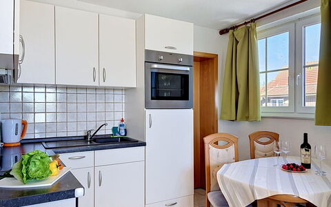 Fip-Ferienpark (Insel Poel): Electrodoméstico, Diseño De Interiores, Cocina, Lavabo, Aparato De Cocina, Arreglo De Tubería, Mostrador, Grifo, Piso, Mueble